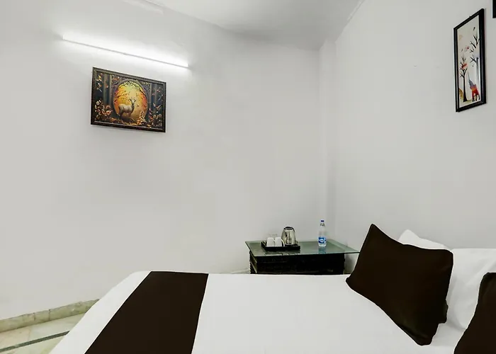 Hotel O Aura Stay