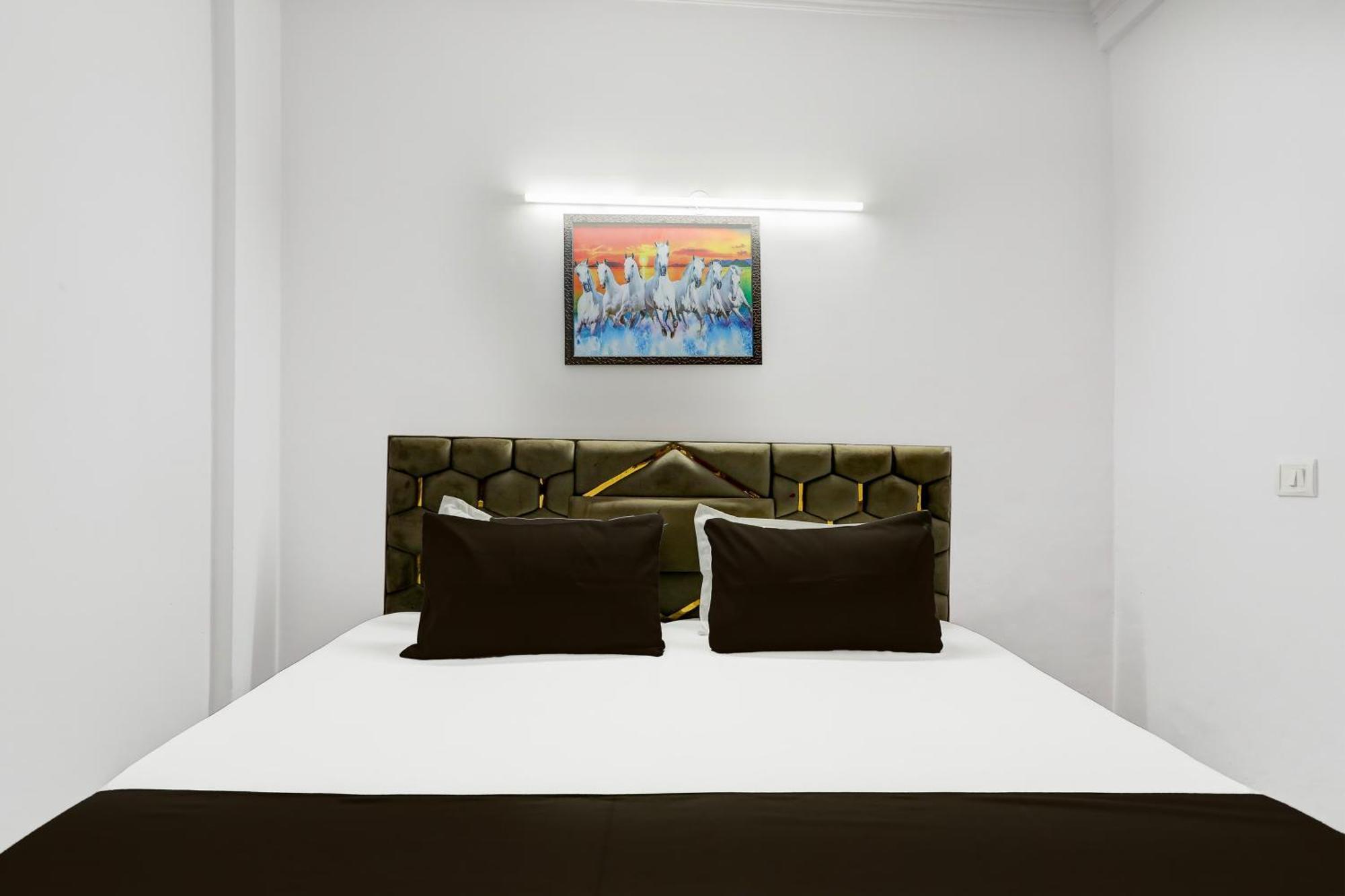 O Aura Hotel 4*